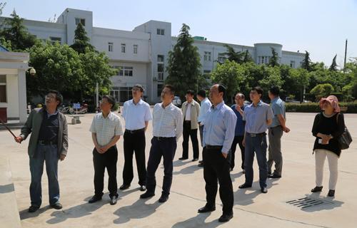 ���±���:�Ƽ���ũ��˾˾����������ˮ�������� 
  
����ʱ��:2015-05-07
